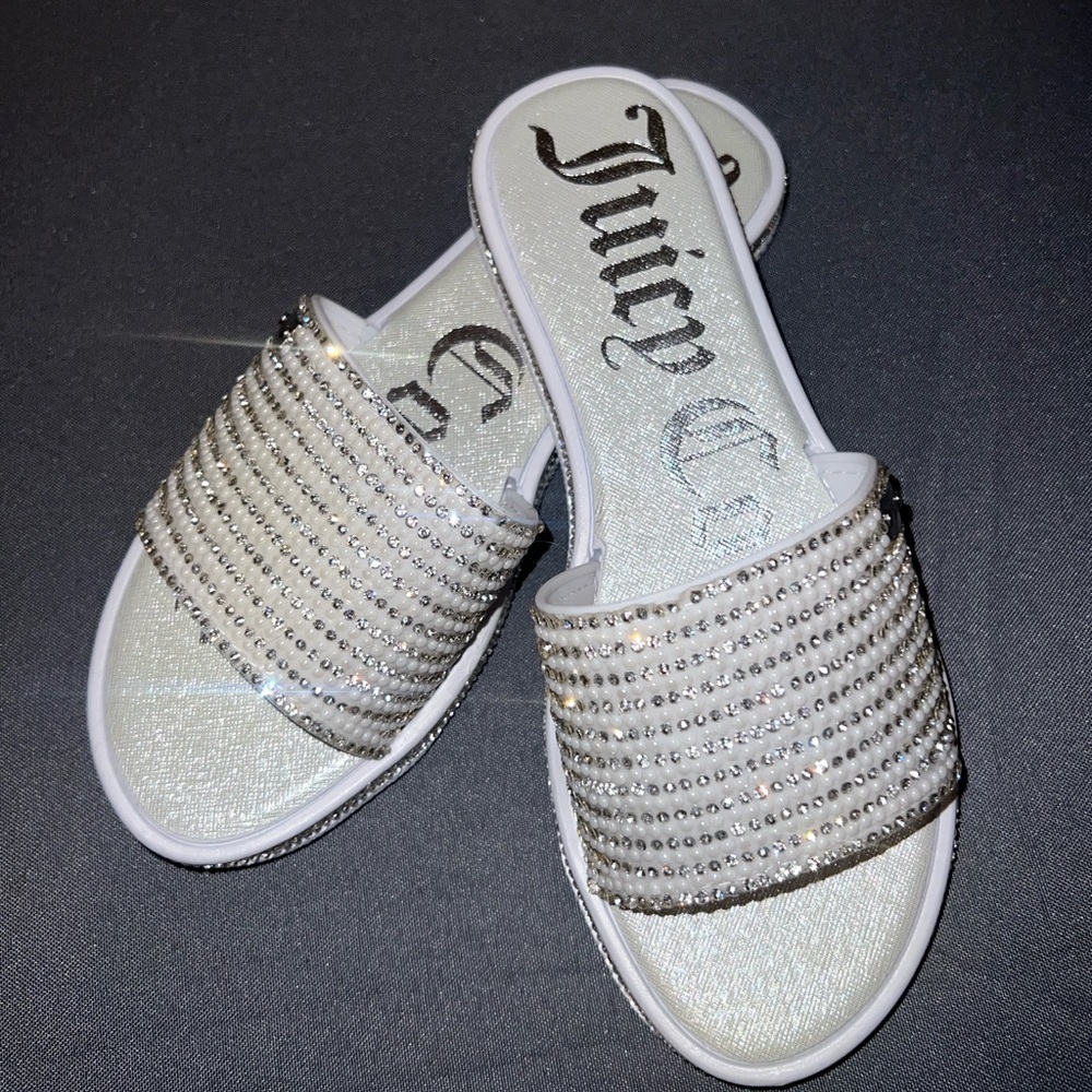 Juicy contour slide sandals